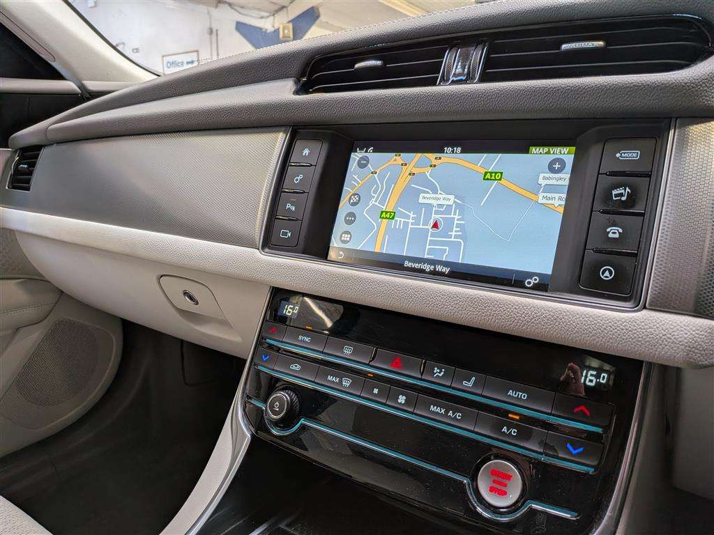 <p>2017 JAGUAR XF PRESTIGE D AUTO</p>