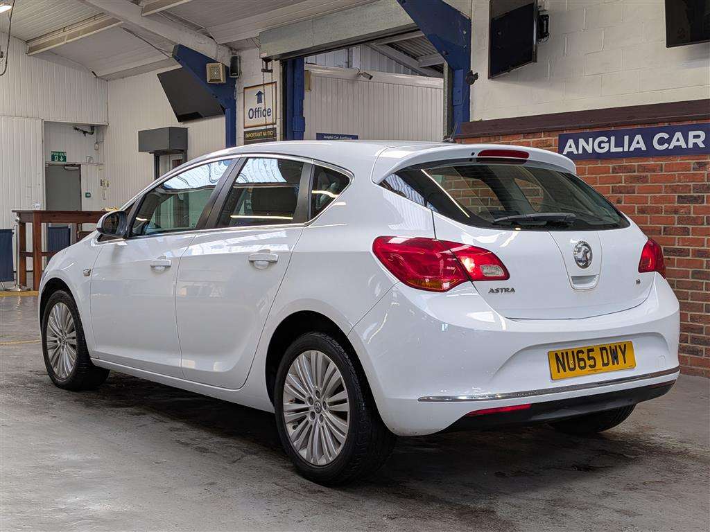 <p>2015 VAUXHALL ASTRA EXCITE</p>