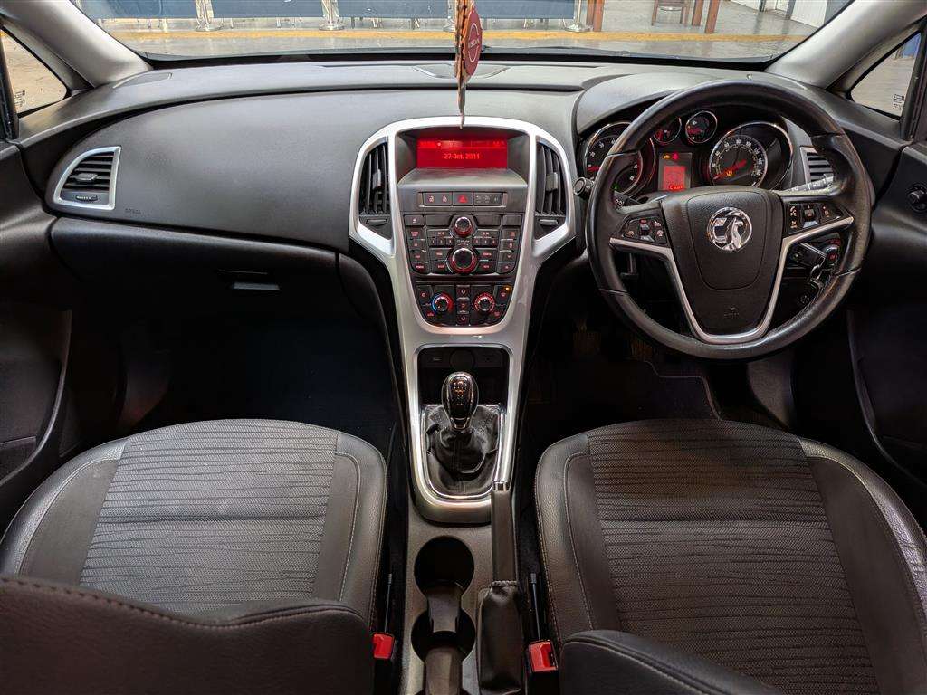 <p>2015 VAUXHALL ASTRA EXCITE</p>