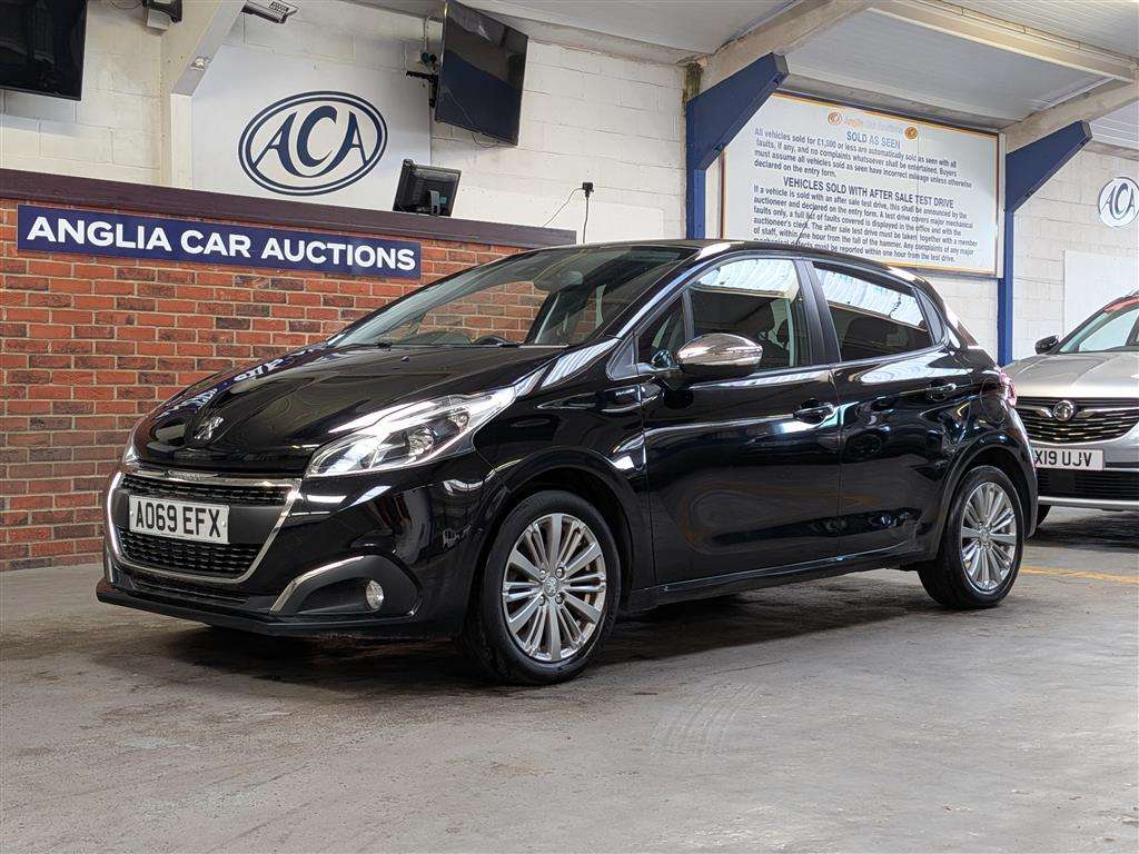 <p>2019 PEUGEOT 208 SIGNATURE PURETECH S/</p>