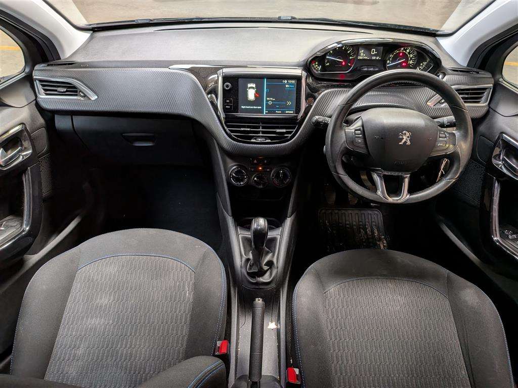 <p>2019 PEUGEOT 208 SIGNATURE PURETECH S/</p>