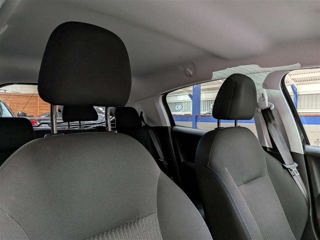 <p>2019 PEUGEOT 208 SIGNATURE PURETECH S/</p>