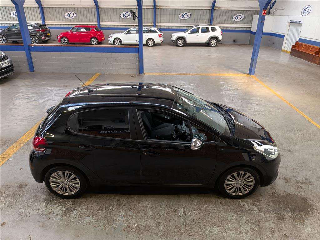 <p>2019 PEUGEOT 208 SIGNATURE PURETECH S/</p>