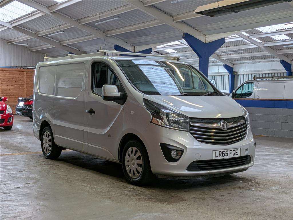 <p>2015 VAUXHALL VIVARO 2700 SPORTIVE CDTI</p>