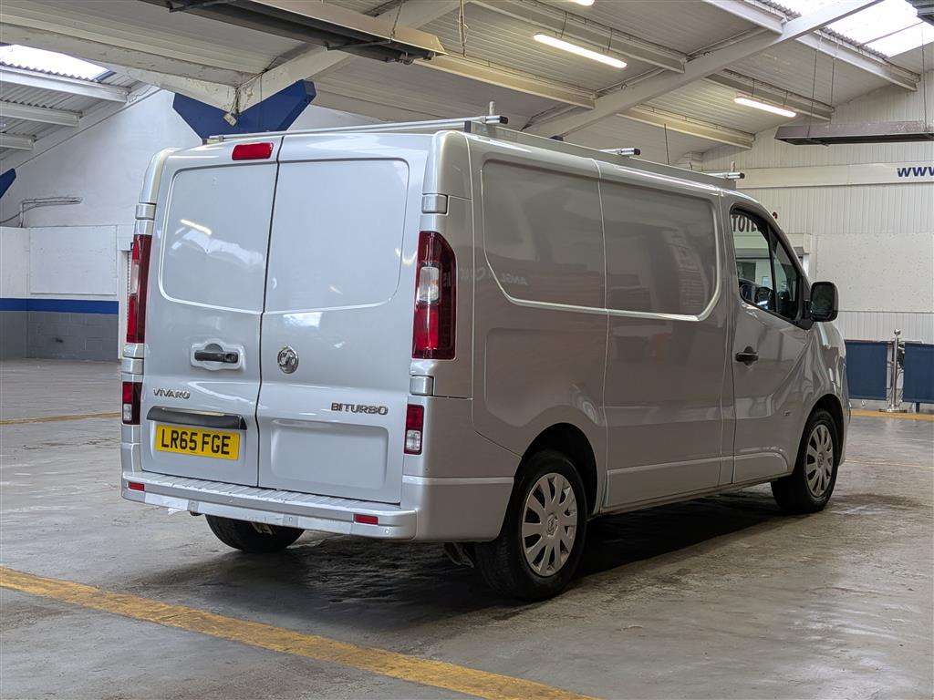 <p>2015 VAUXHALL VIVARO 2700 SPORTIVE CDTI</p>