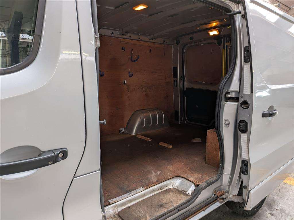 <p>2015 VAUXHALL VIVARO 2700 SPORTIVE CDTI</p>