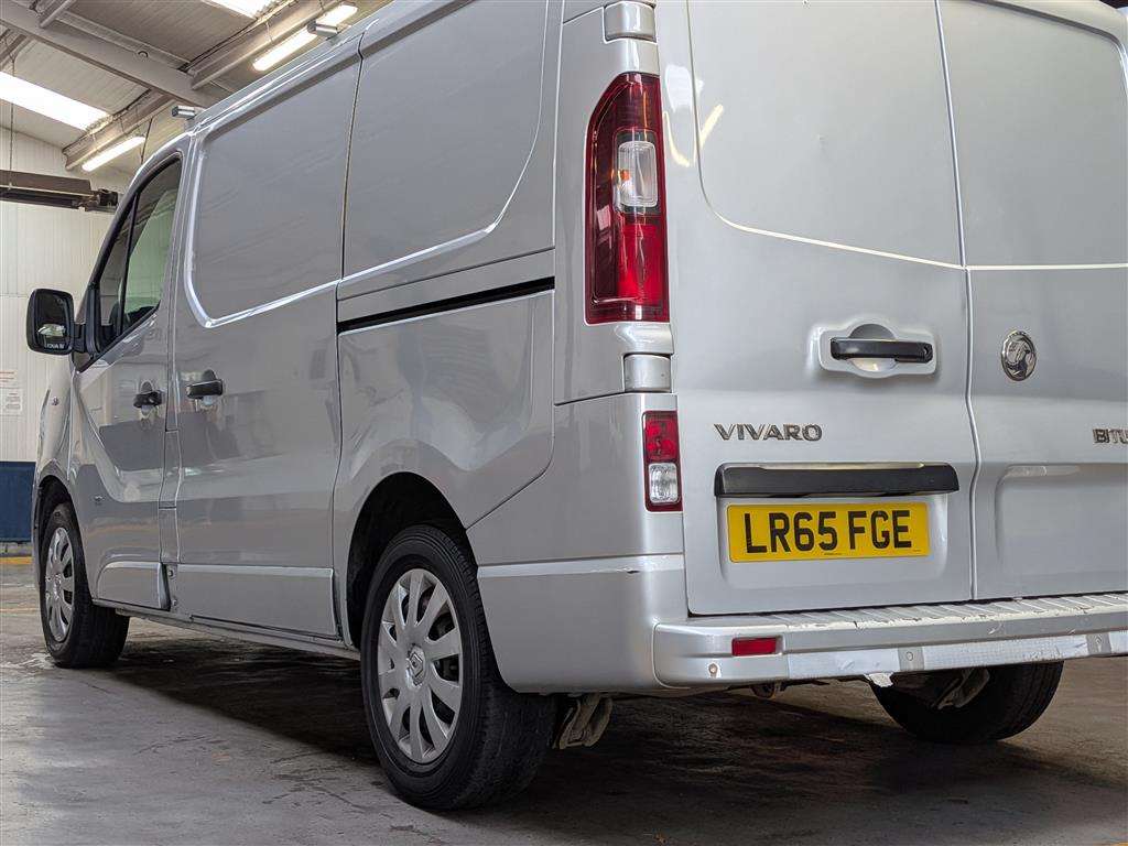 <p>2015 VAUXHALL VIVARO 2700 SPORTIVE CDTI</p>