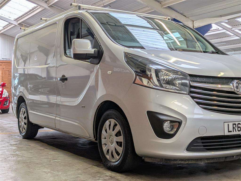 <p>2015 VAUXHALL VIVARO 2700 SPORTIVE CDTI</p>