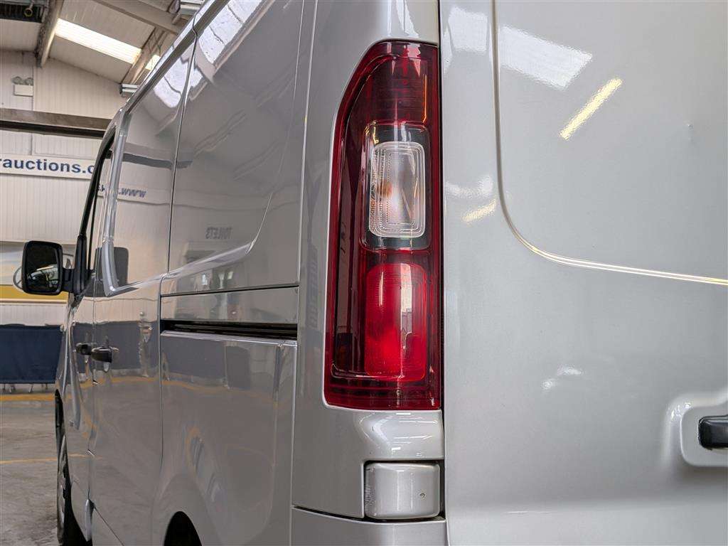 <p>2015 VAUXHALL VIVARO 2700 SPORTIVE CDTI</p>