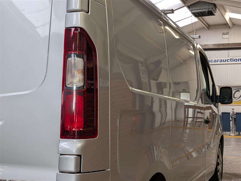 <p>2015 VAUXHALL VIVARO 2700 SPORTIVE CDTI</p>