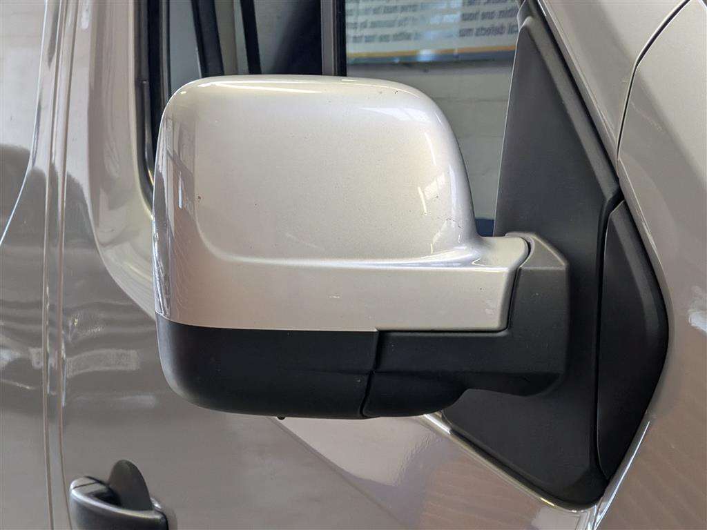 <p>2015 VAUXHALL VIVARO 2700 SPORTIVE CDTI</p>