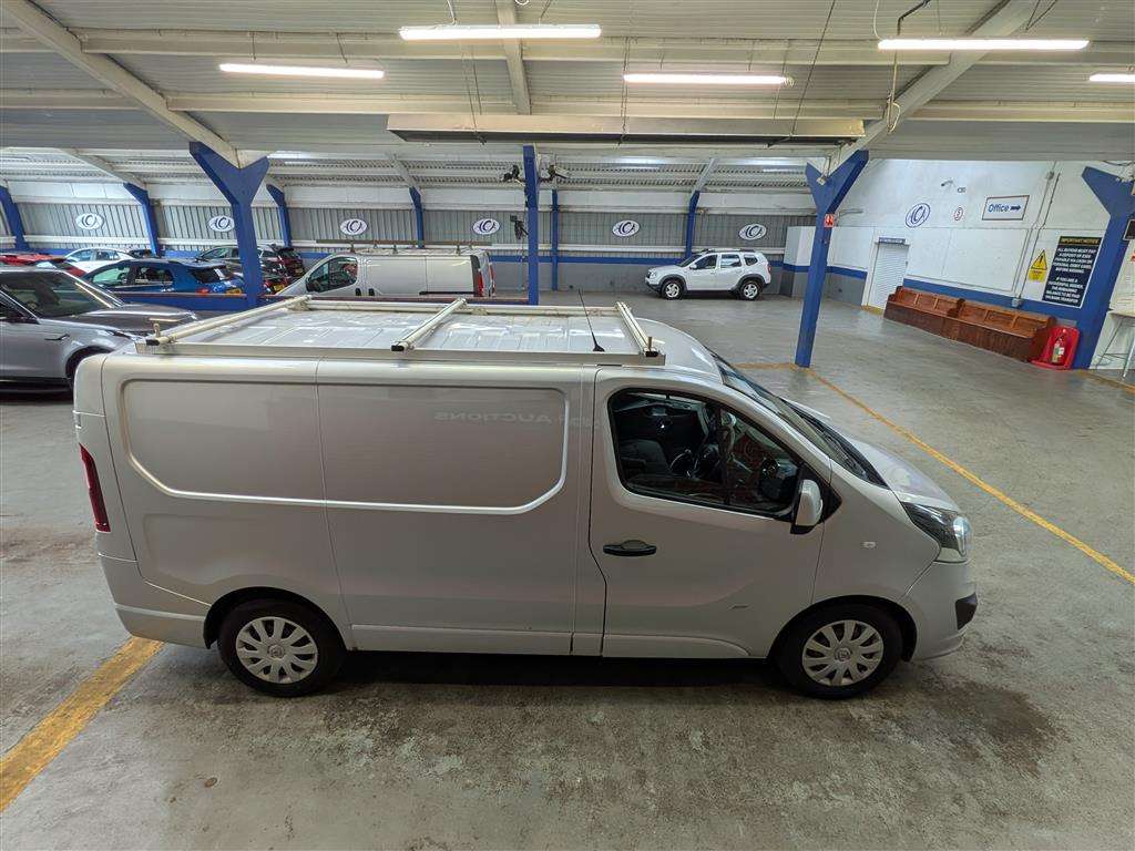 <p>2015 VAUXHALL VIVARO 2700 SPORTIVE CDTI</p>