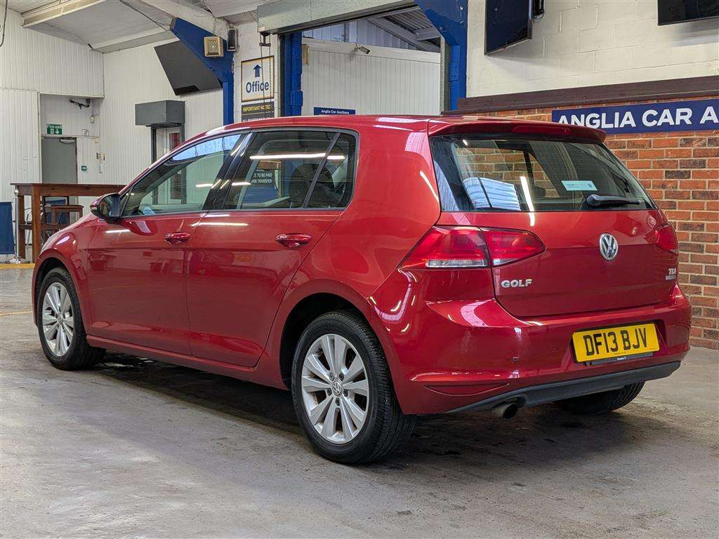 <p>2013 VOLKSWAGEN GOLF SE BLUEMOTION TECH T</p>