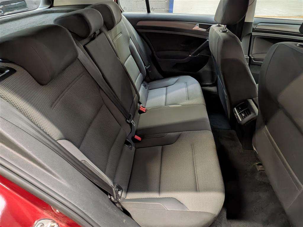 <p>2013 VOLKSWAGEN GOLF SE BLUEMOTION TECH T</p>