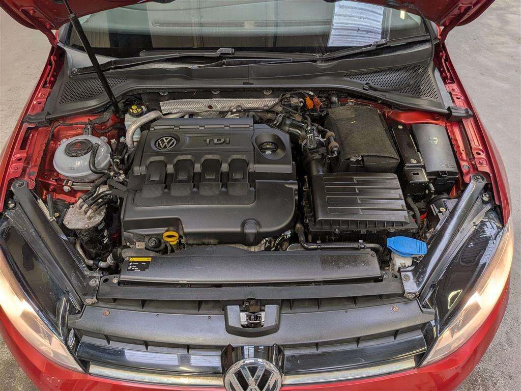 <p>2013 VOLKSWAGEN GOLF SE BLUEMOTION TECH T</p>