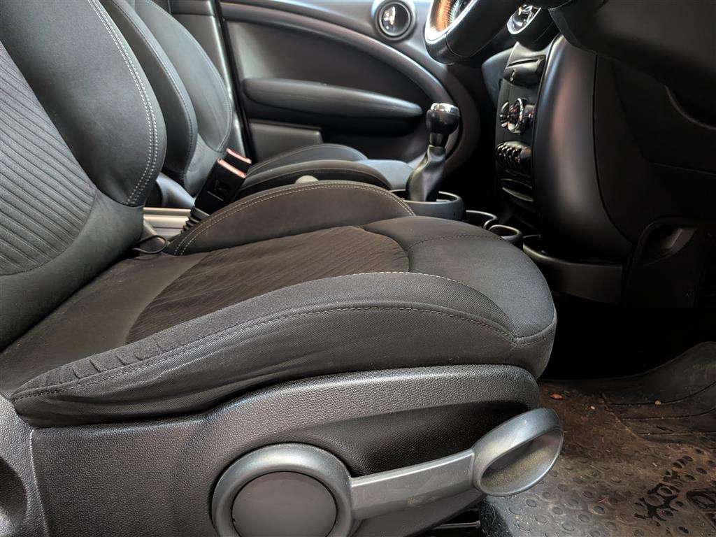 <p>2013 MINI COUNTRYMAN COOPER SD</p>