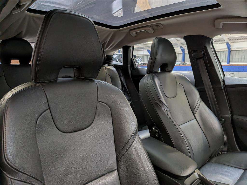 <p>2014 VOLVO V40 T4</p>