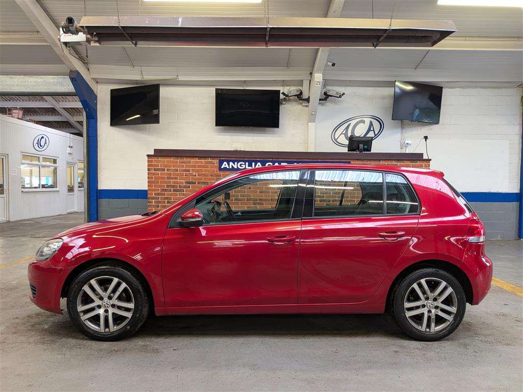 <p>2009 VOLKSWAGEN GOLF SE TDI</p>