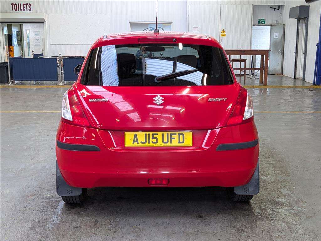 <p>2015 SUZUKI SWIFT SZ4</p>