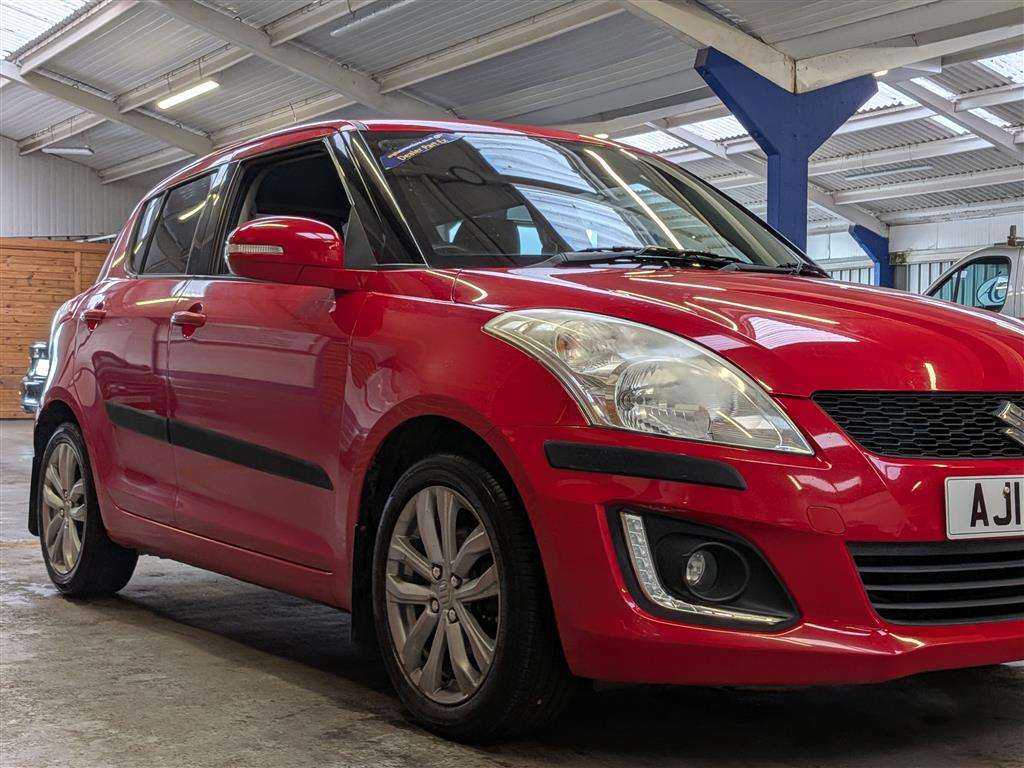 <p>2015 SUZUKI SWIFT SZ4</p>