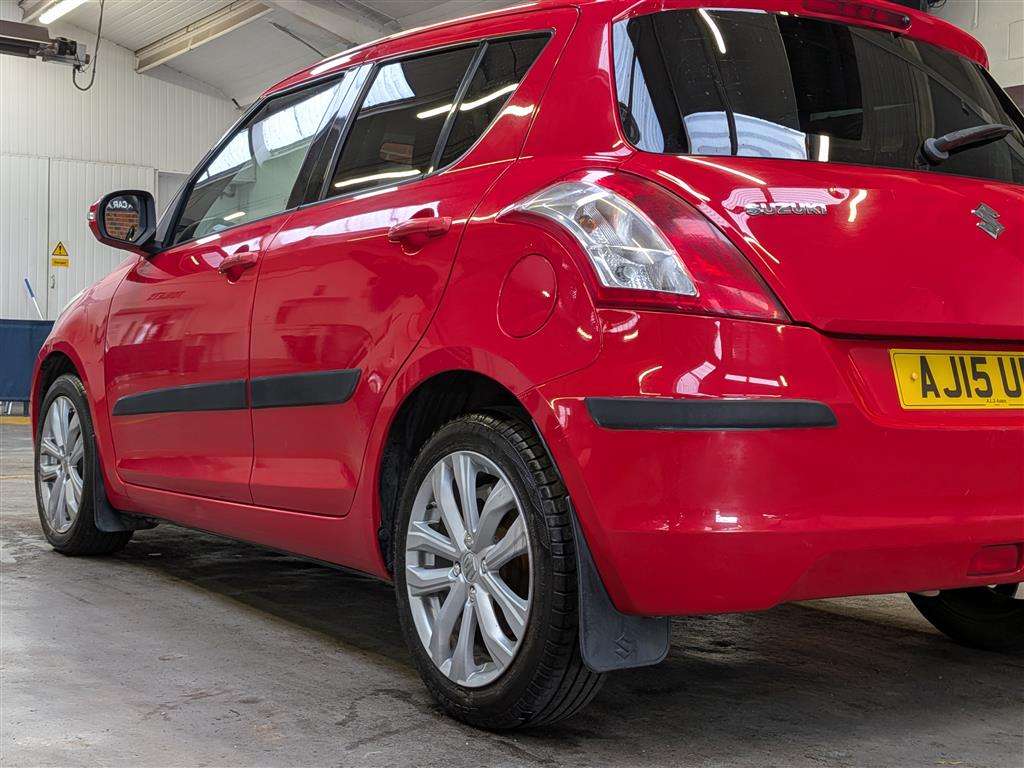 <p>2015 SUZUKI SWIFT SZ4</p>