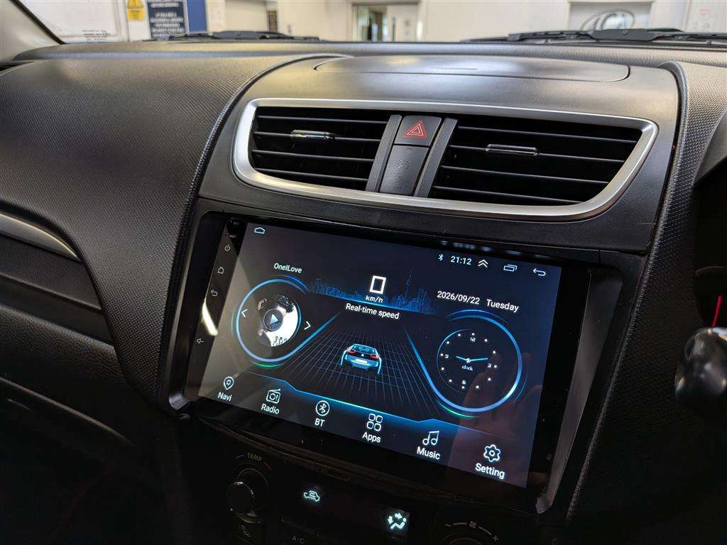 <p>2015 SUZUKI SWIFT SZ4</p>