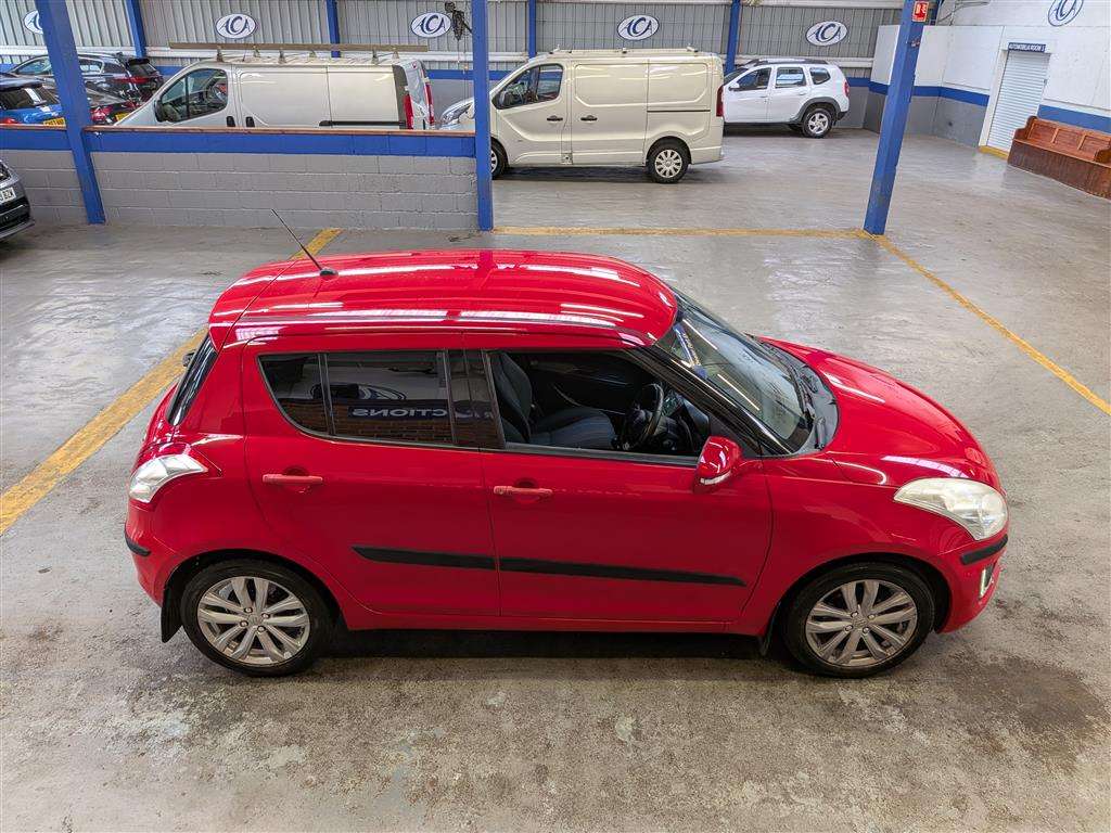 <p>2015 SUZUKI SWIFT SZ4</p>