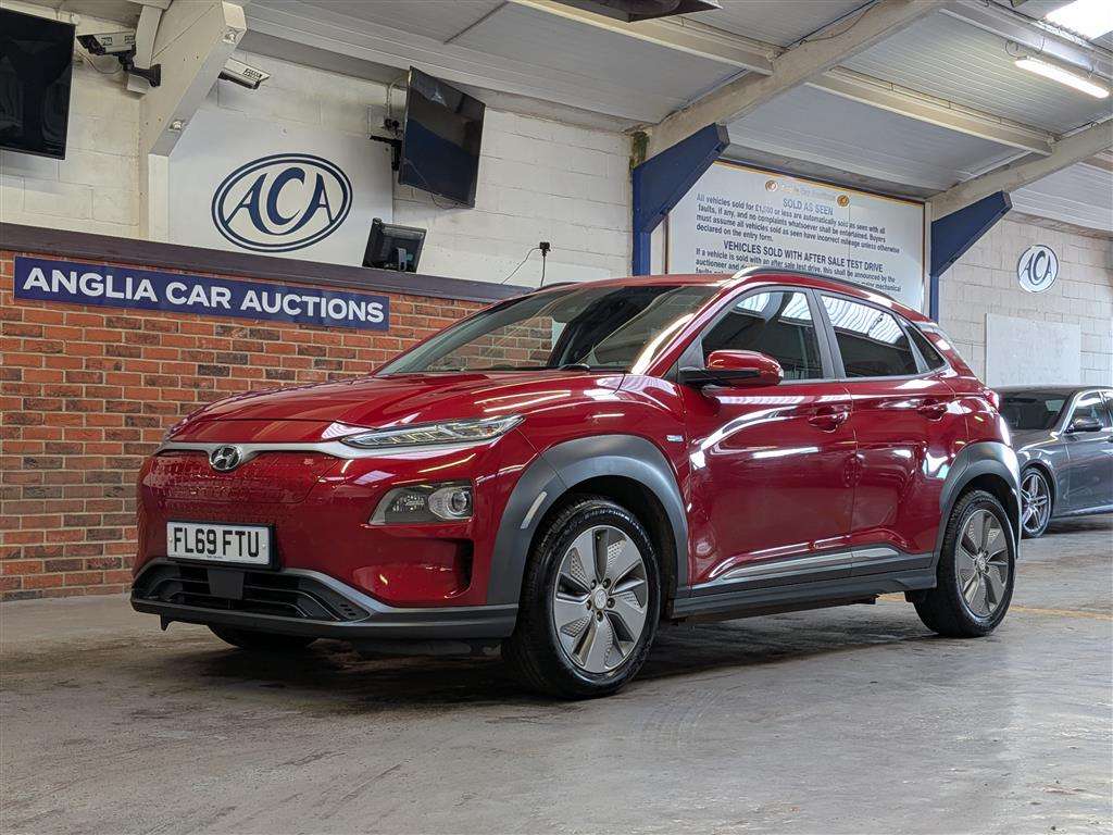 <p>2019 HYUNDAI KONA PREMIUM SE EV</p>