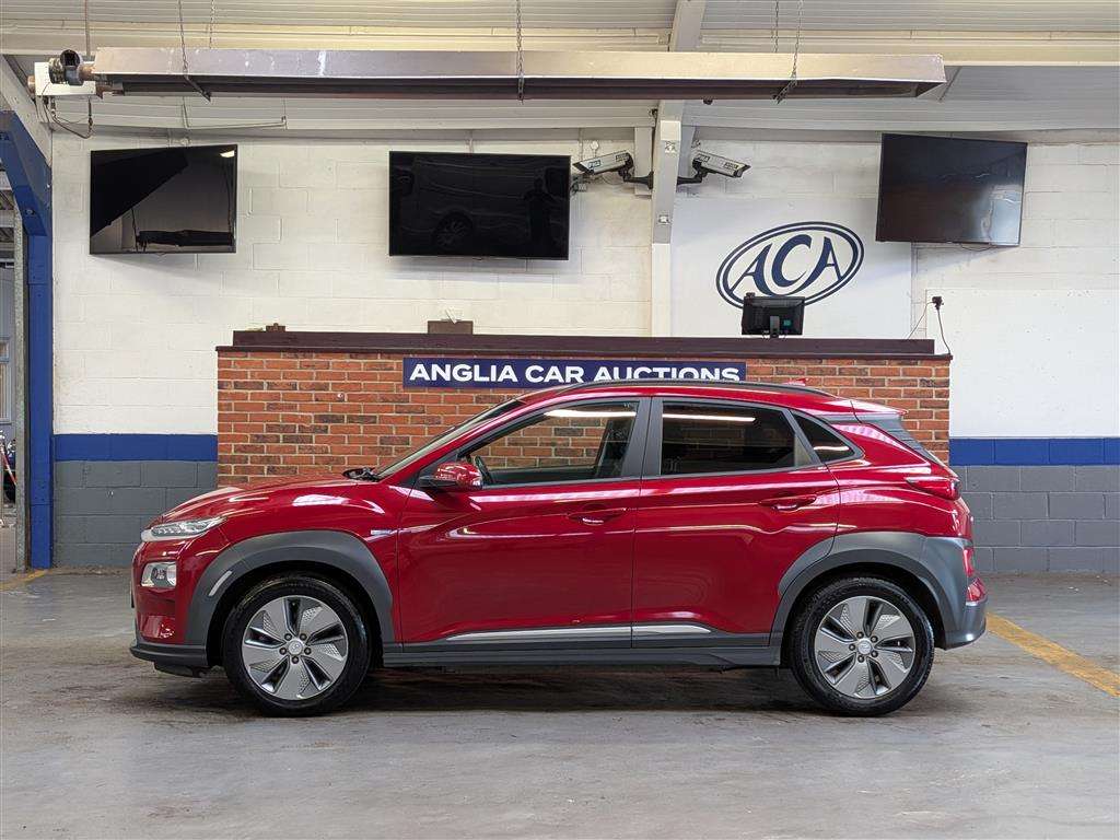 <p>2019 HYUNDAI KONA PREMIUM SE EV</p>