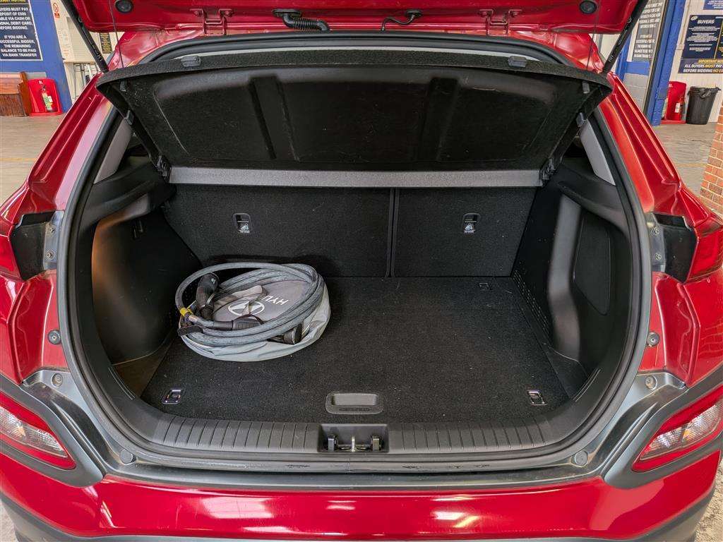 <p>2019 HYUNDAI KONA PREMIUM SE EV</p>
