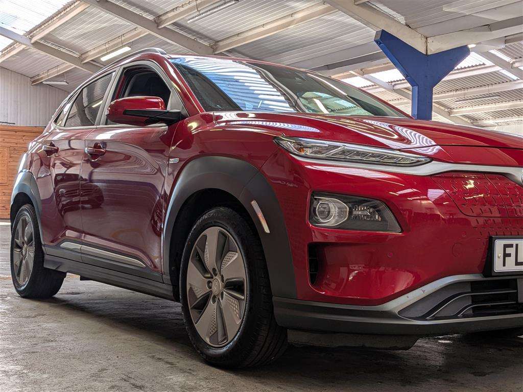 <p>2019 HYUNDAI KONA PREMIUM SE EV</p>
