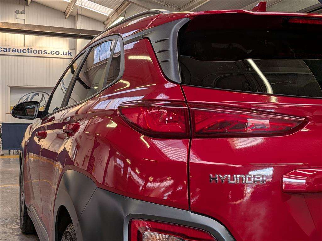 <p>2019 HYUNDAI KONA PREMIUM SE EV</p>
