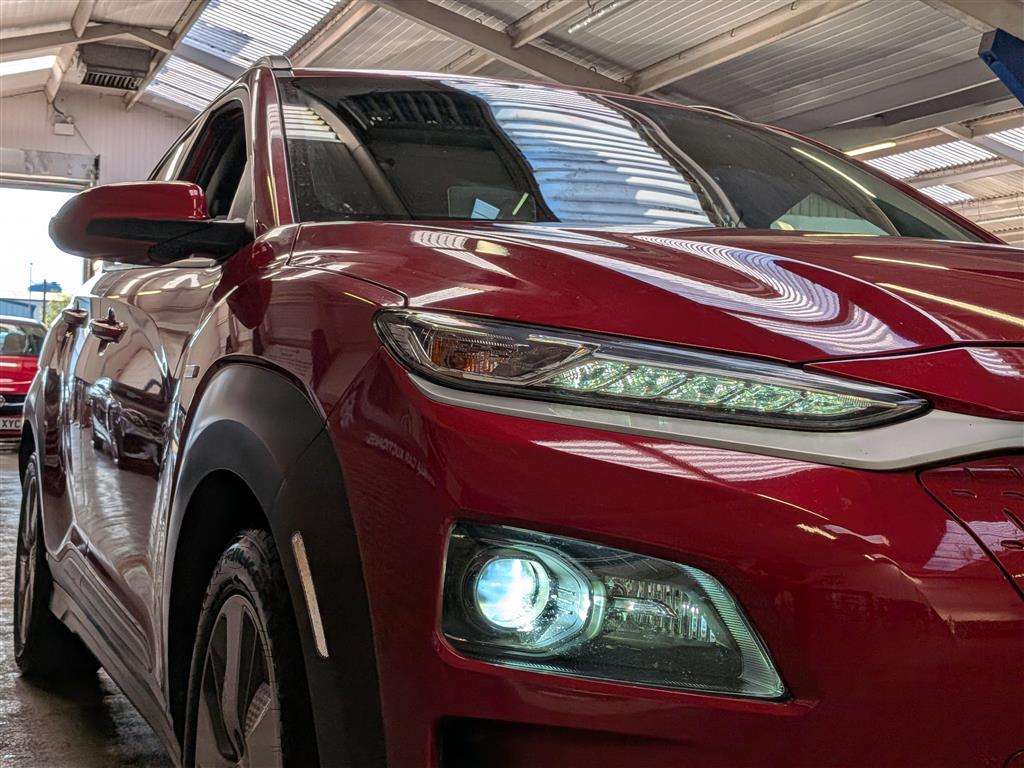<p>2019 HYUNDAI KONA PREMIUM SE EV</p>