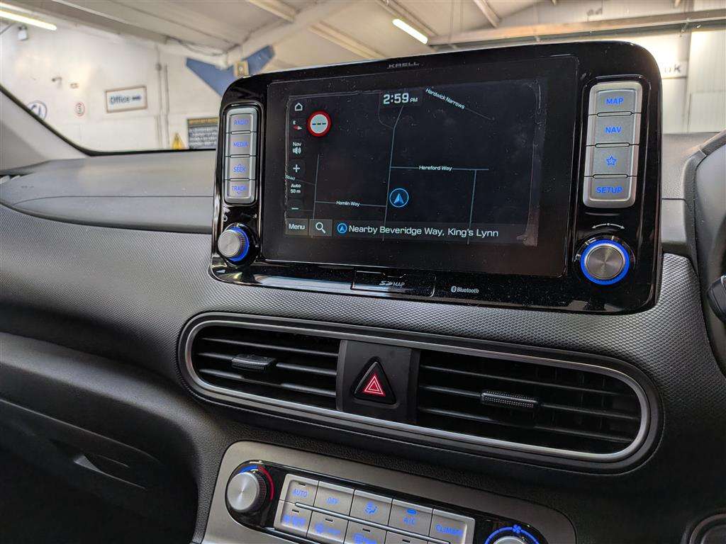 <p>2019 HYUNDAI KONA PREMIUM SE EV</p>