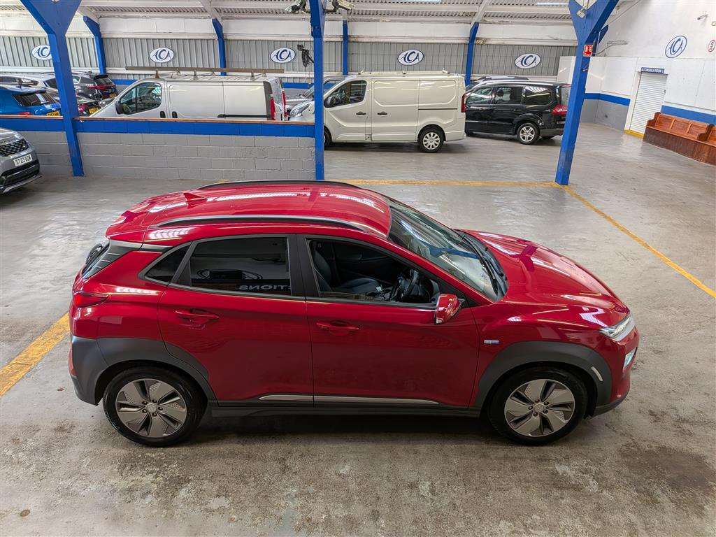 <p>2019 HYUNDAI KONA PREMIUM SE EV</p>