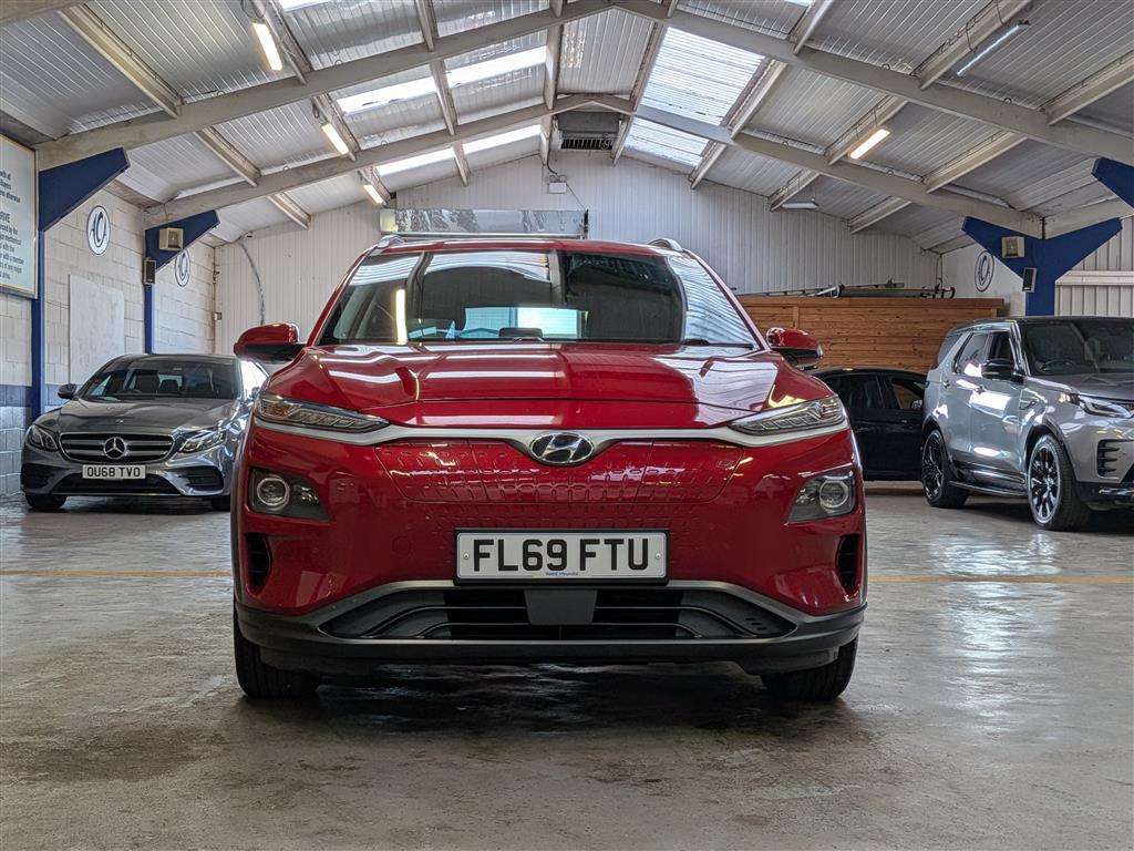 <p>2019 HYUNDAI KONA PREMIUM SE EV</p>