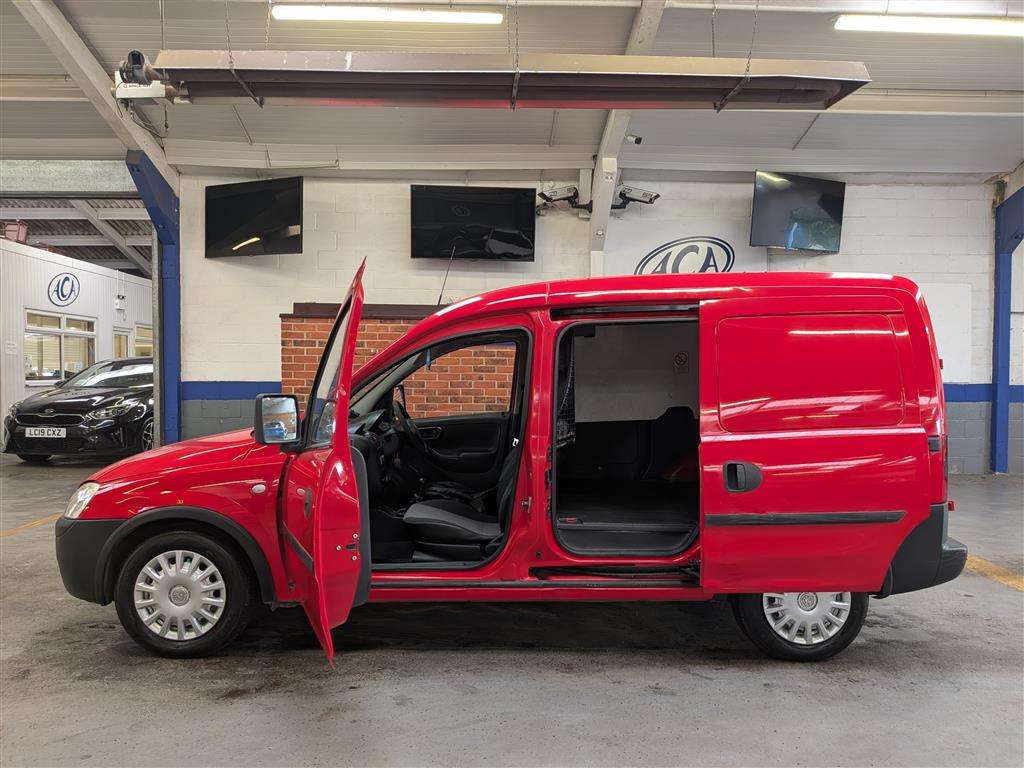 <p>2010 VAUXHALL COMBO 1700 CDTI</p>