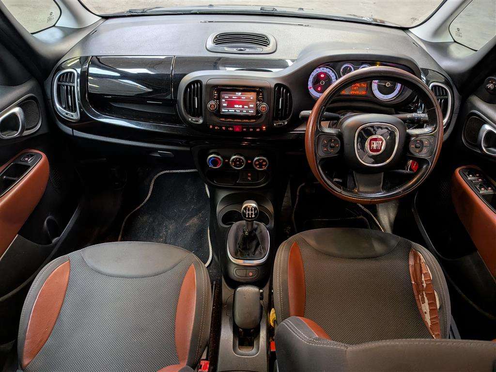 <p>2014 FIAT 500L TREKKING MULTIJET</p>