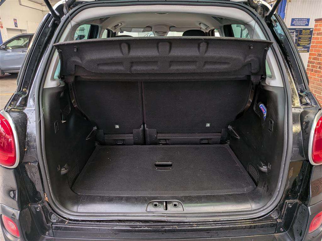 <p>2014 FIAT 500L TREKKING MULTIJET</p>