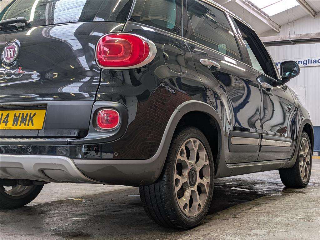 <p>2014 FIAT 500L TREKKING MULTIJET</p>