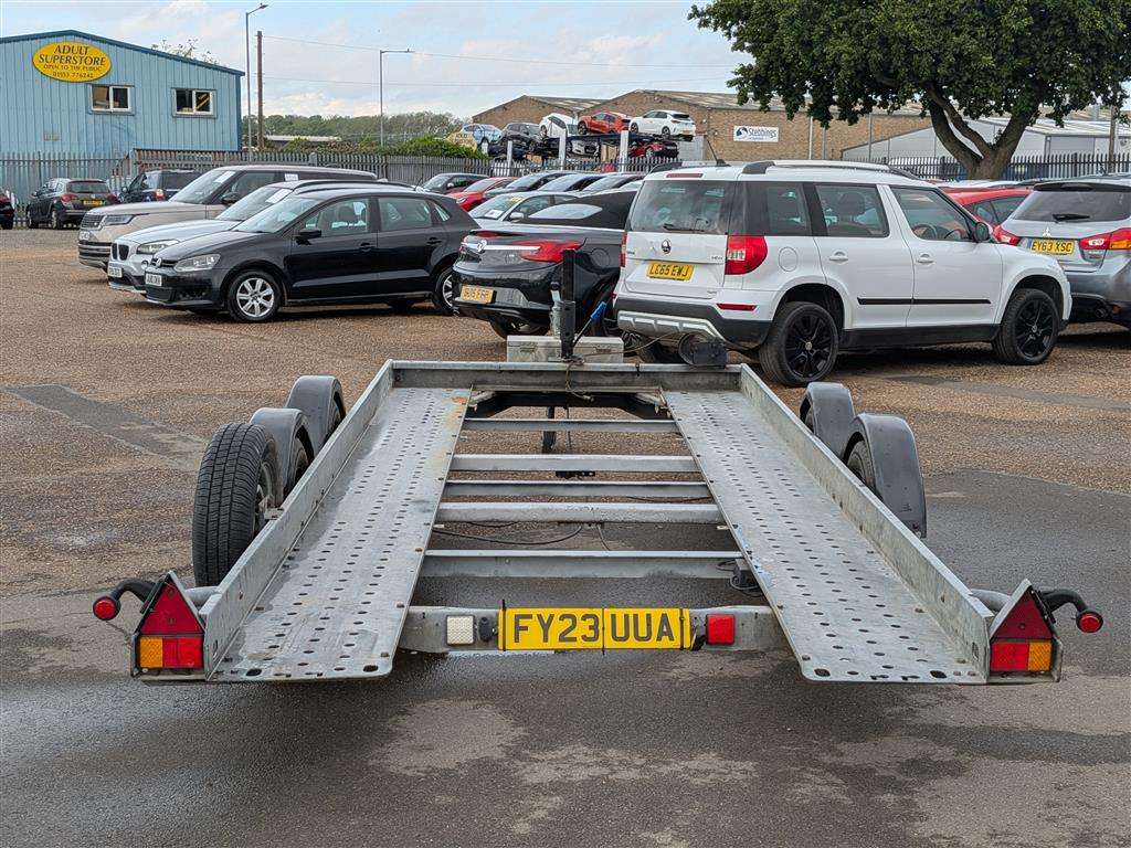 <p>BRIAN JAMES TILT BED TRAILER</p>