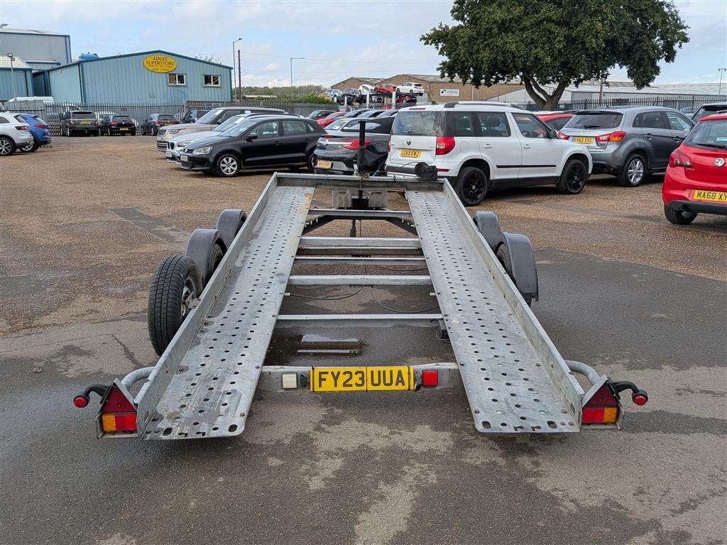 <p>BRIAN JAMES TILT BED TRAILER</p>