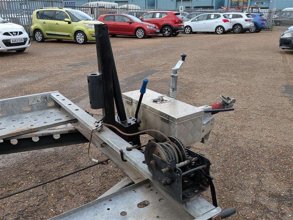 <p>BRIAN JAMES TILT BED TRAILER</p>