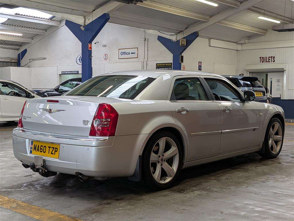 <p>2010 CHRYSLER 300C SR CRD AUTO</p>