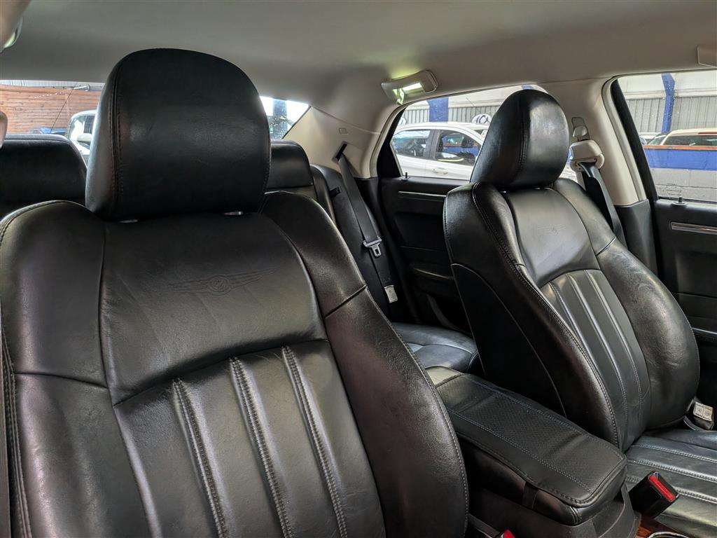 <p>2010 CHRYSLER 300C SR CRD AUTO</p>