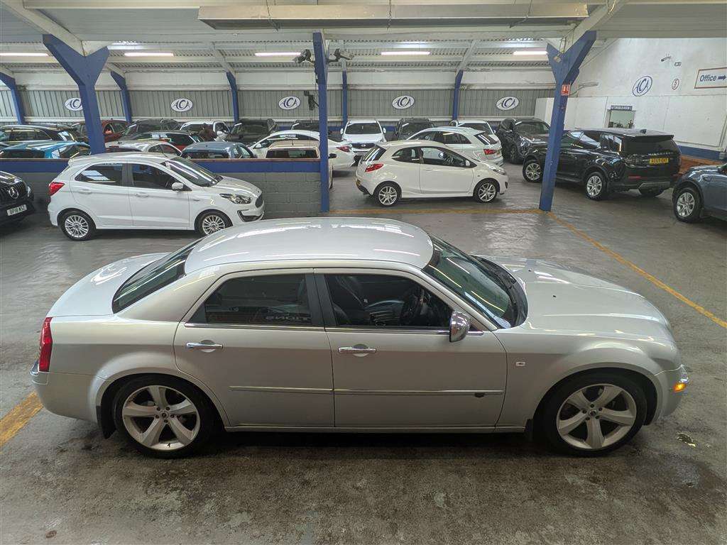 <p>2010 CHRYSLER 300C SR CRD AUTO</p>