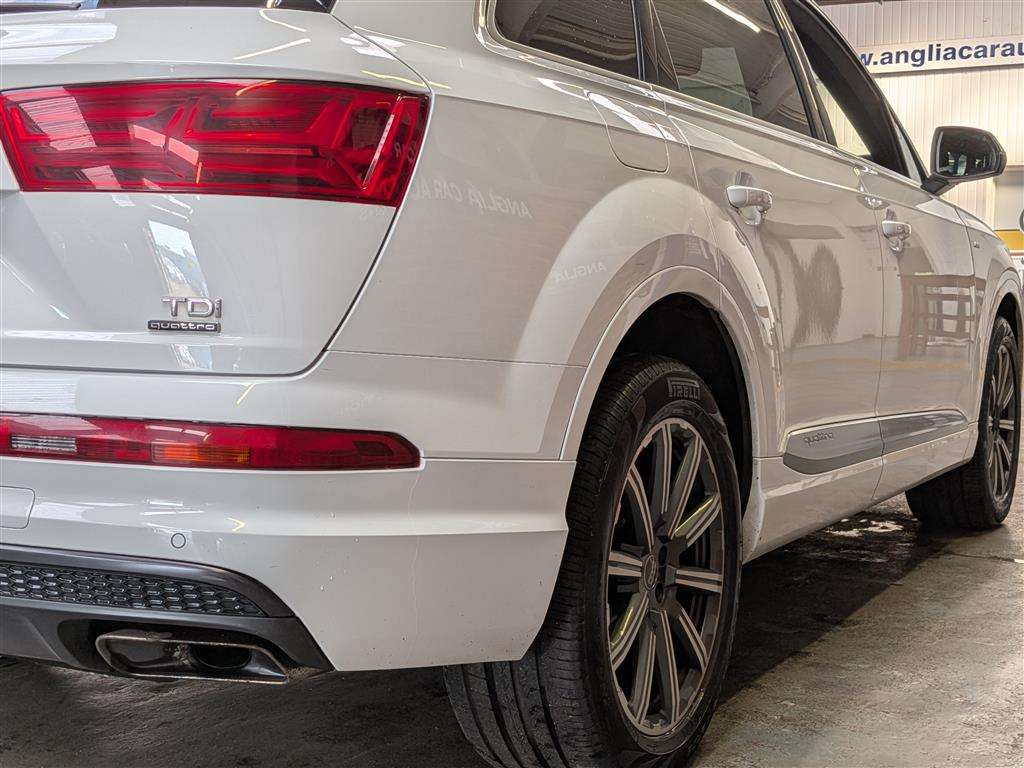 <p>2016 AUDI Q7 S LINE TDI QUATTRO AUT</p>