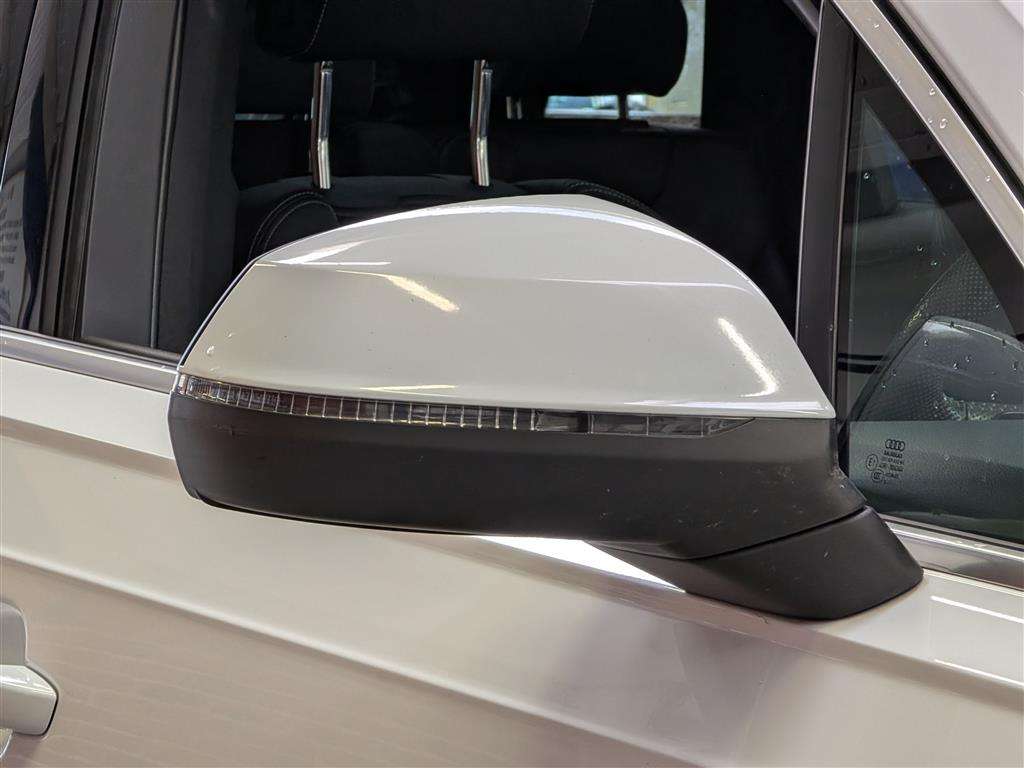 <p>2016 AUDI Q7 S LINE TDI QUATTRO AUT</p>
