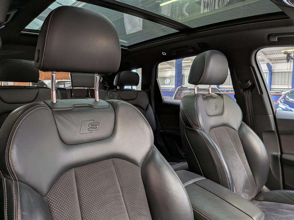 <p>2016 AUDI Q7 S LINE TDI QUATTRO AUT</p>