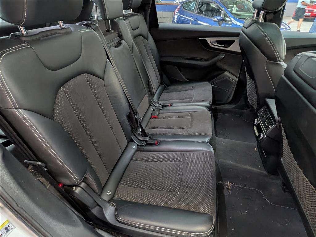 <p>2016 AUDI Q7 S LINE TDI QUATTRO AUT</p>